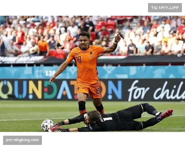 加克波左路突破传中 助攻马伦头球攻门